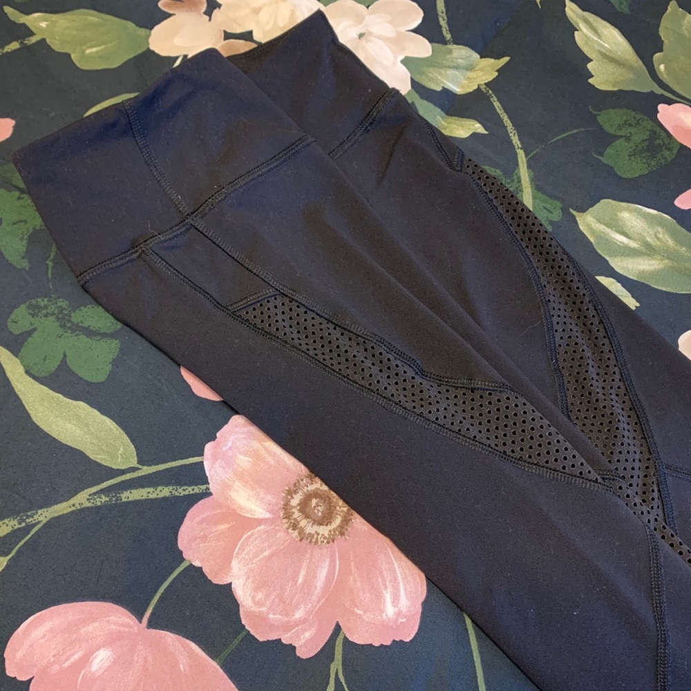 Express Performance Mesh Crop Workout Leggings - image 5